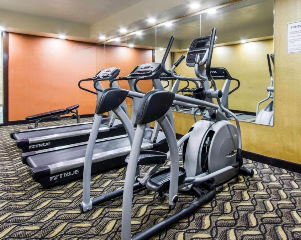 Americinn By Wyndham Memphis East Экстерьер фото