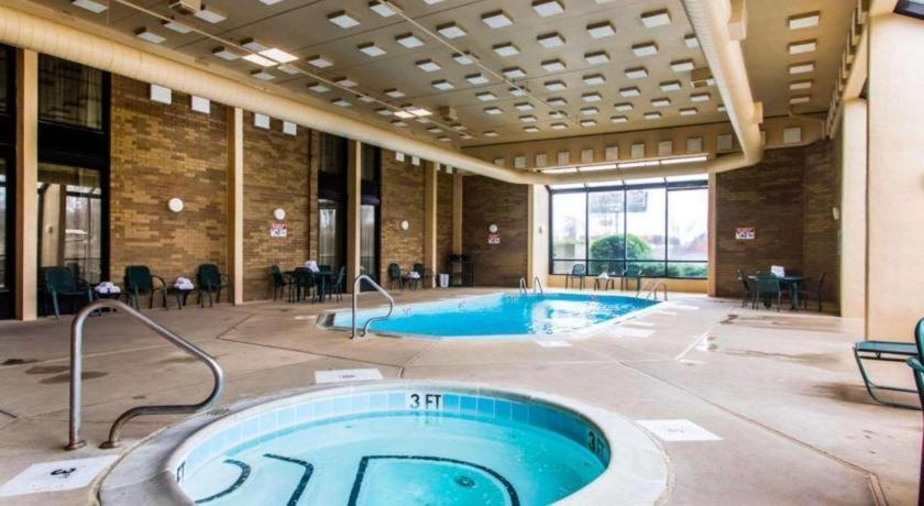 Americinn By Wyndham Memphis East Экстерьер фото