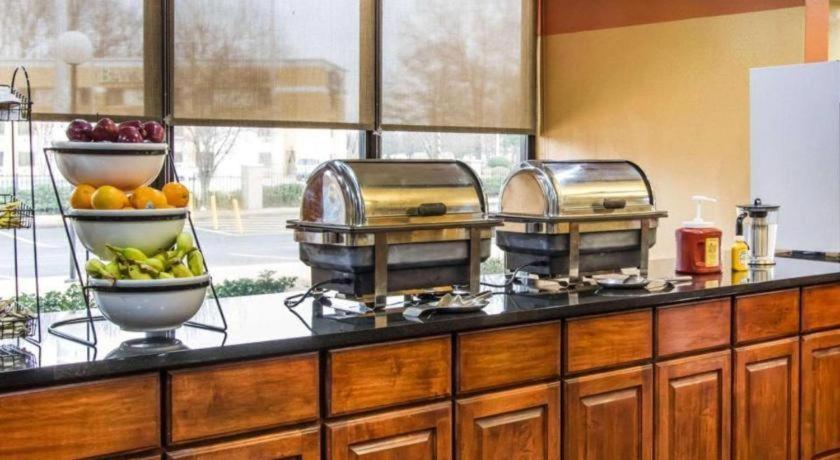 Americinn By Wyndham Memphis East Экстерьер фото