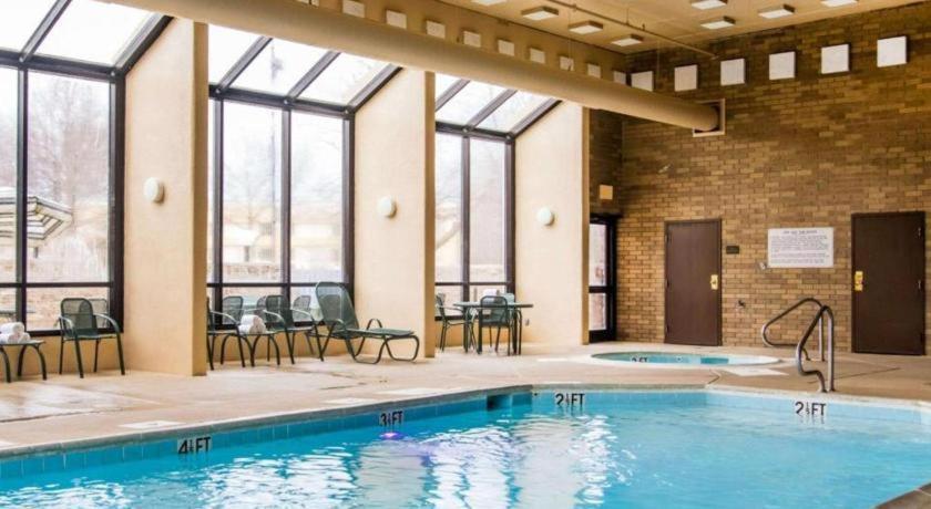 Americinn By Wyndham Memphis East Экстерьер фото